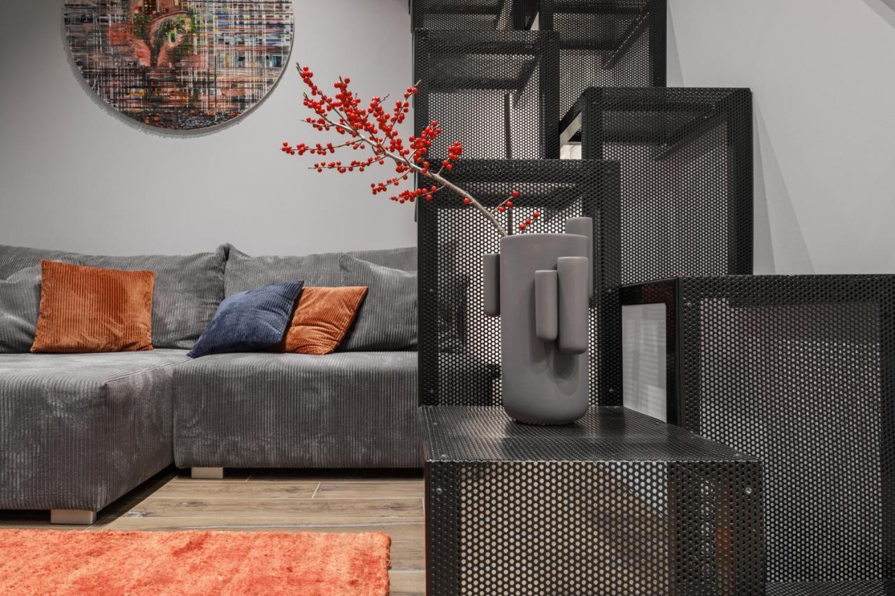 Ivis House Modern Apartment In Vilnius Old Town With Balcony Dış mekan fotoğraf