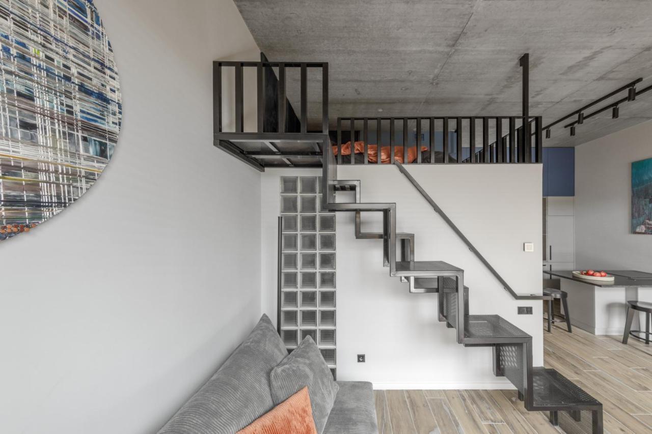 Ivis House Modern Apartment In Vilnius Old Town With Balcony Dış mekan fotoğraf