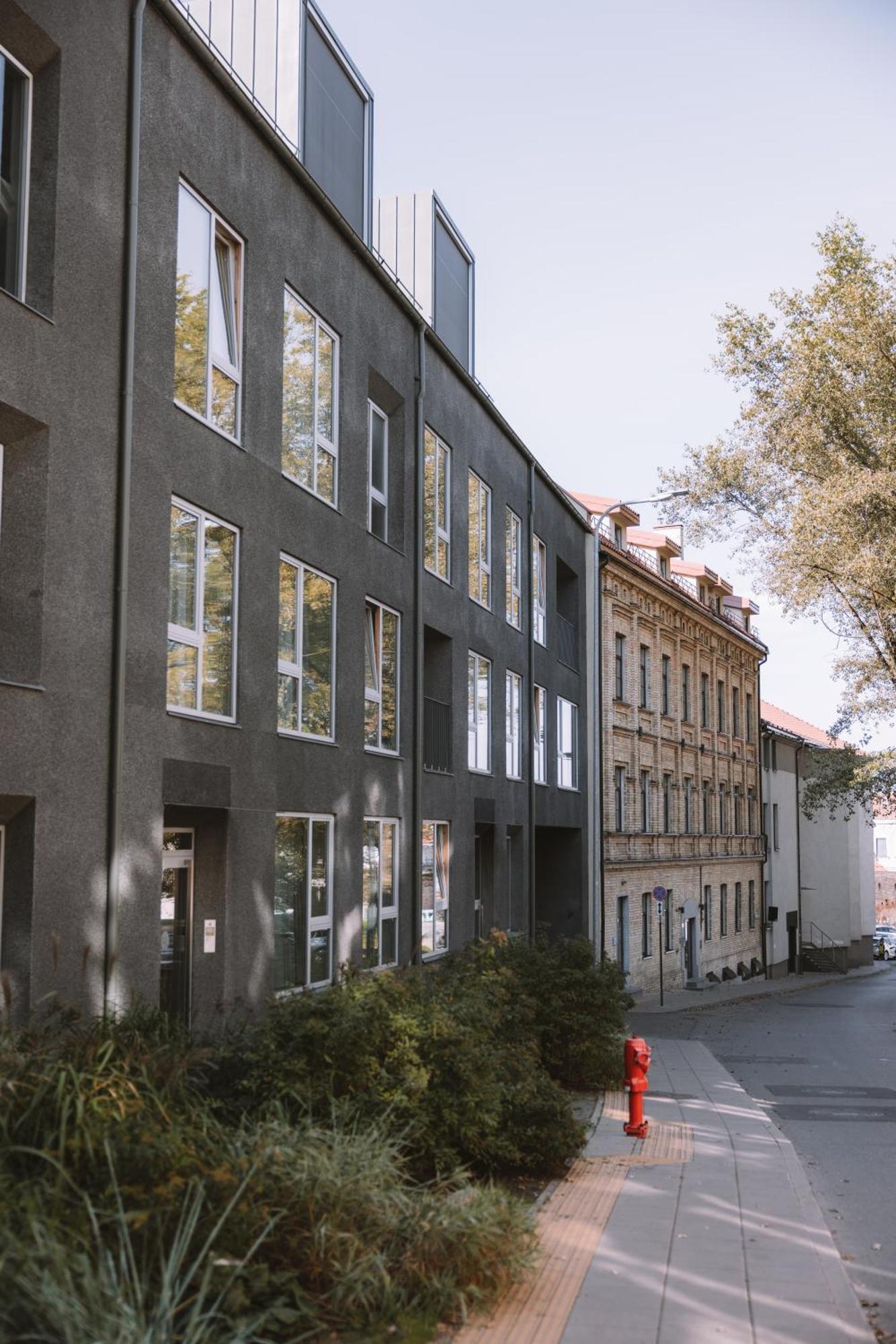 Ivis House Modern Apartment In Vilnius Old Town With Balcony Dış mekan fotoğraf